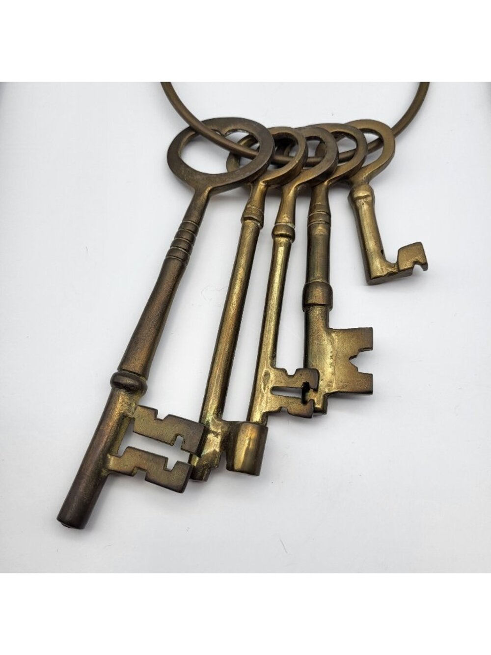 2 Vintage Brass Oversize Skeleton Keys keyring one ring broken Decor Costume